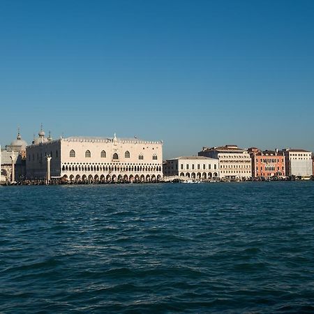 베니스 Residenza Giudecca Molino Stucky 아파트 외부 사진